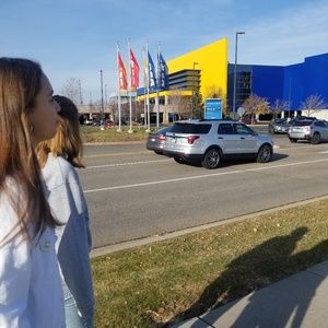 Meet your Posher, Crystal